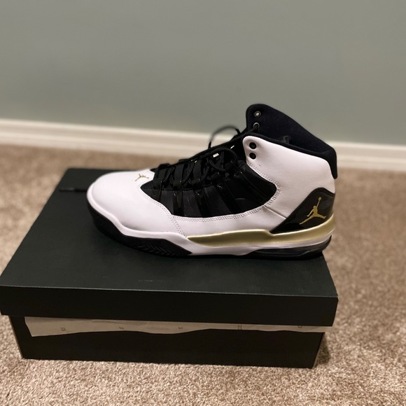 Jordan Max Aura Mens 10.5 - Picture 3 of 8